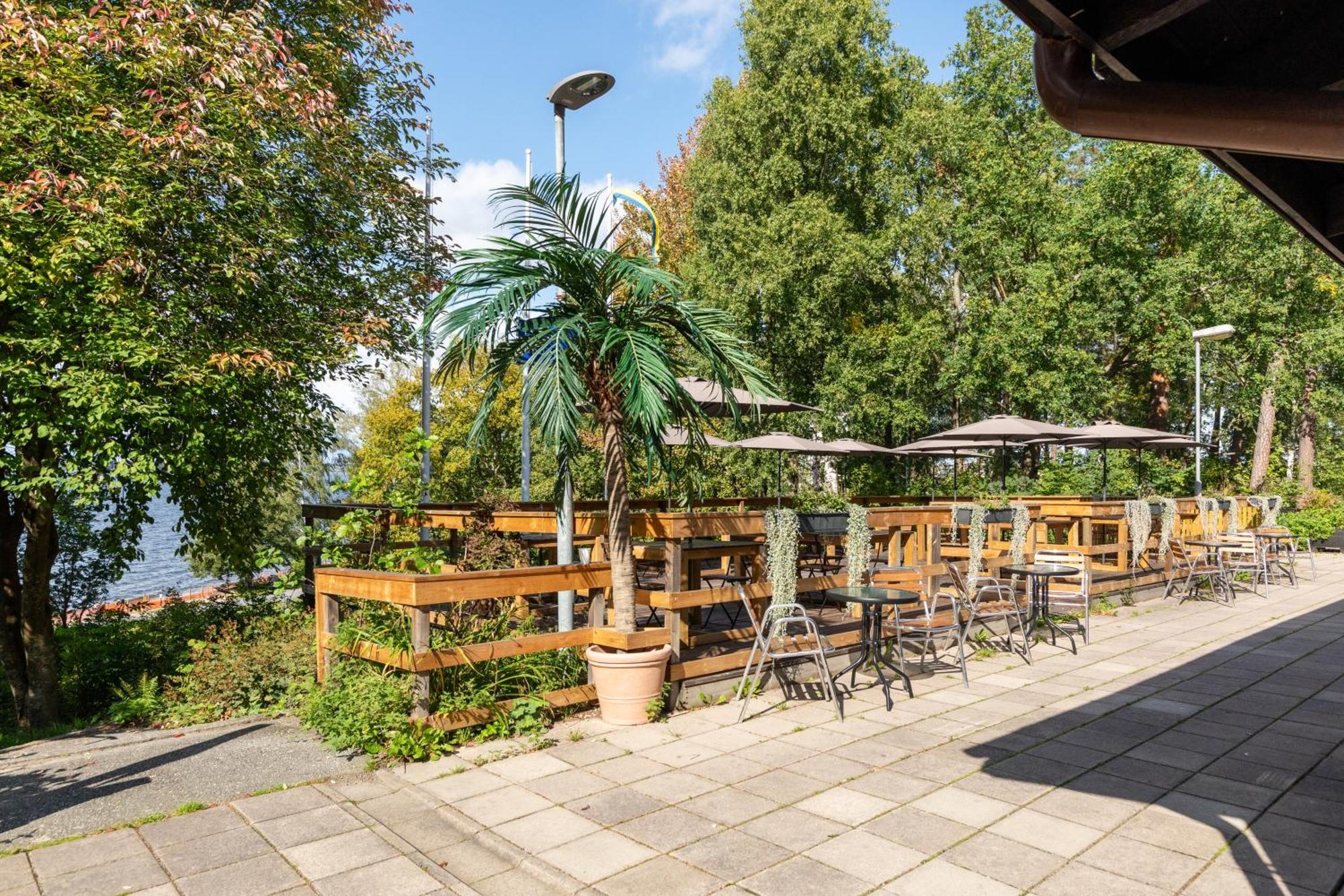 Kallhaellsbaden Strandhotell Ерфелла Экстерьер фото